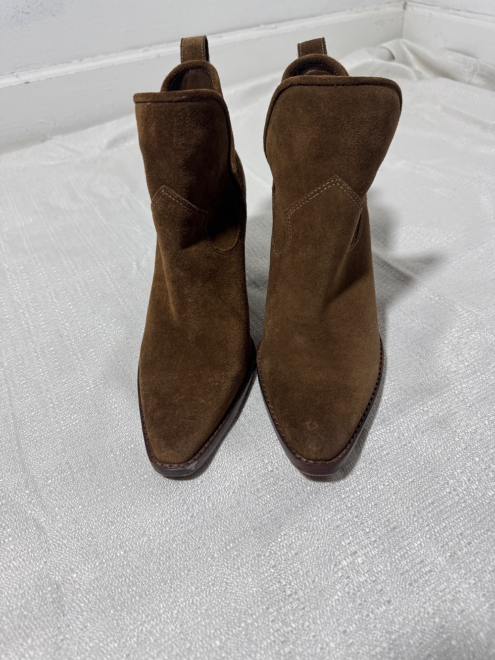 Vince Camuto Brown Suede Ankle Boots Pointed toe Block Heel Western Booties 7 - Picture 2 of 9